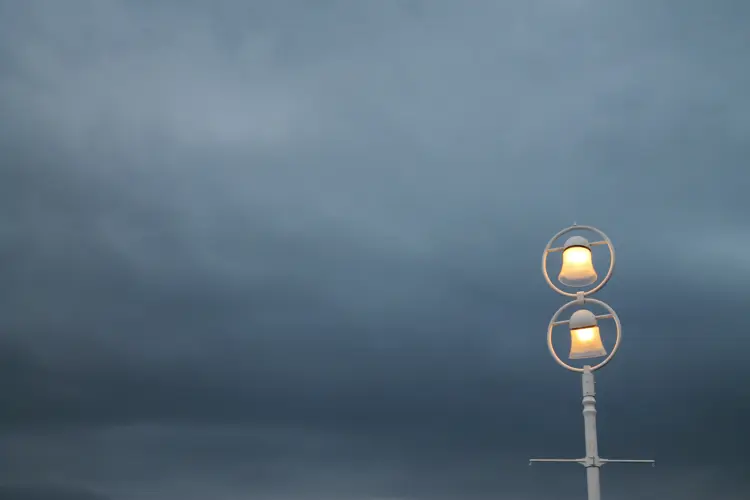 Solitude Éclairée (24 x 30 cm, 24 x 30 cm)